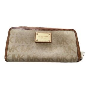 MICHAEL KORS logo wallet NWOT